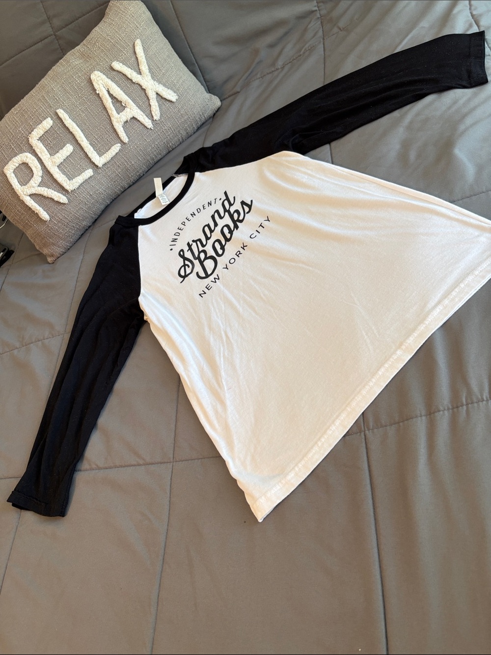 Strand Books New York City Raglan Tee - Black & White Baseball Retro Library NEW